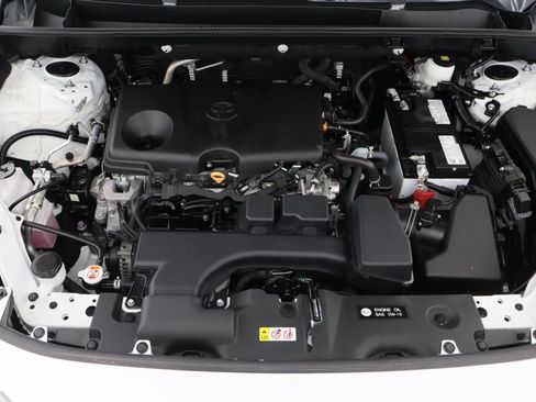 Used 2025 Toyota RAV4 XLE FWD image 38