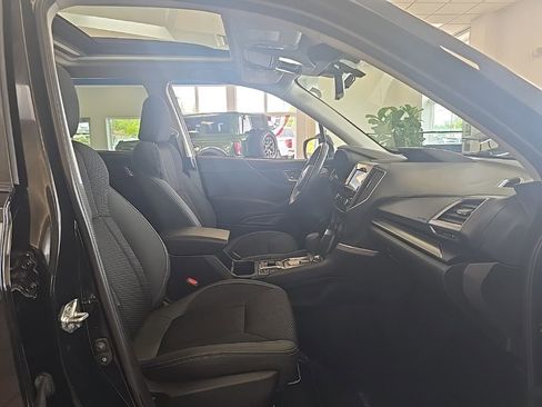 Used 2022 Subaru Forester Premium AWD/4WD image 40