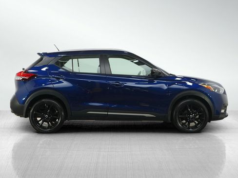 Used 2020 Nissan Kicks SR w/ SR Premium Package FWD image 6