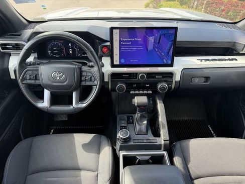Certified 2024 Toyota Tacoma TRD Off-Road AWD/4WD image 9