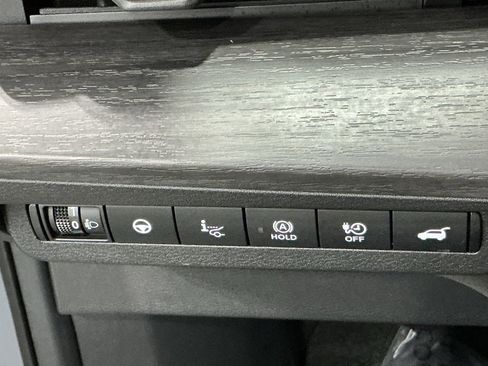 Used 2024 Nissan Ariya FWD image 24