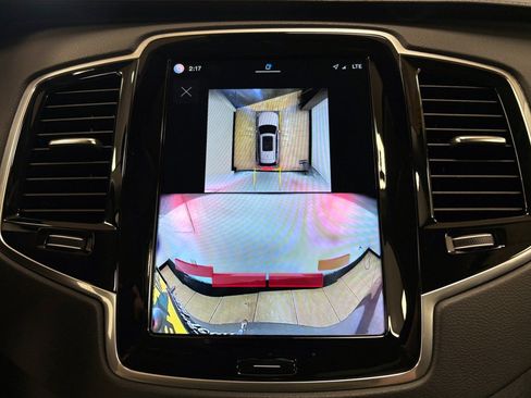Used 2025 Volvo XC90 B6 Ultra w/ Protection Package AWD/4WD image 20