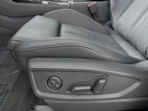 Certified 2025 Audi Q5 2.0T Premium Plus w/ Premium Plus Package image 18