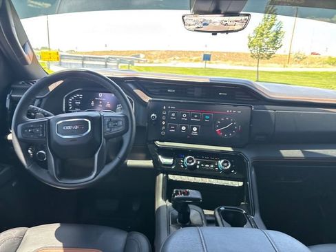 Certified 2025 GMC Sierra 1500 AT4 w/ AT4 Premium Package AWD/4WD image 13