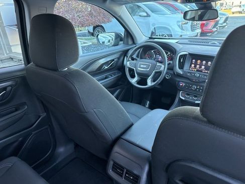 Used 2023 GMC Terrain SLE w/ Driver Convenience Package image 32