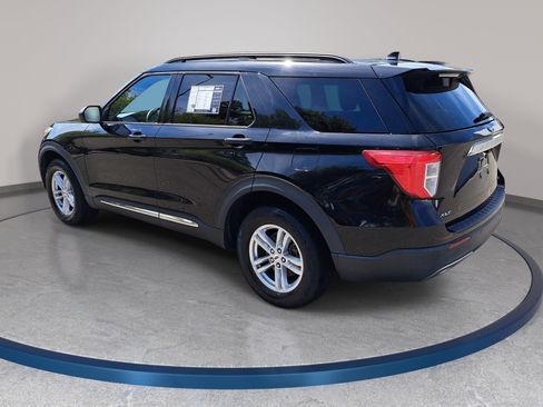 Used 2020 Ford Explorer XLT w/ Equipment Group 202A AWD/4WD image 7