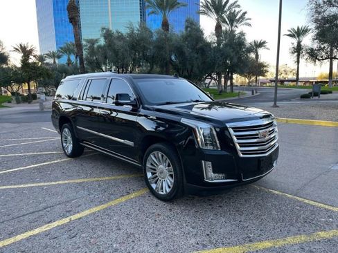Used 2017 Cadillac Escalade ESV Platinum image 3