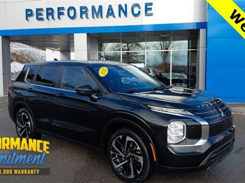 Used 2022 Mitsubishi Outlander ES image 1