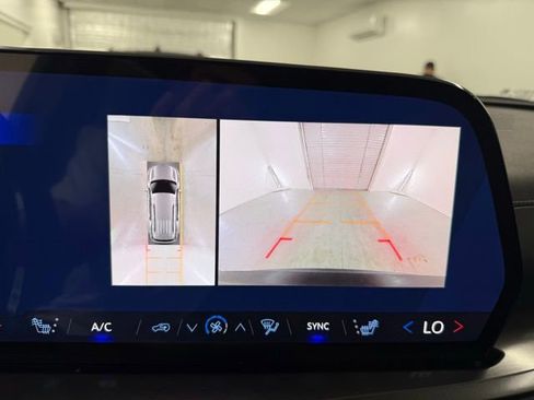 New 2026 Chevrolet Traverse LT w/ Driver Confidence Package image 21