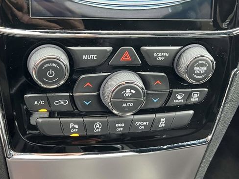 Used 2019 Jeep Grand Cherokee Altitude image 28