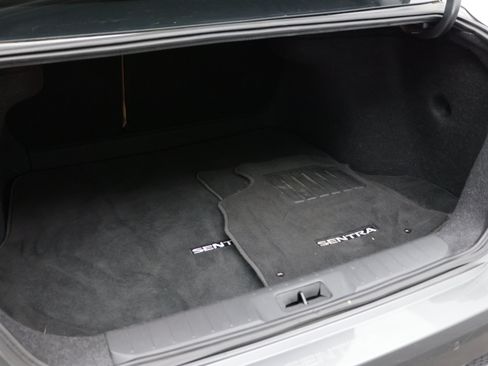 Used 2021 Nissan Sentra SV w/ SV Premium Package FWD image 32