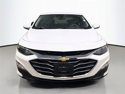 Used 2021 Chevrolet Malibu LT image 3