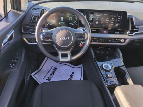Certified 2025 Kia Sportage LX image 19