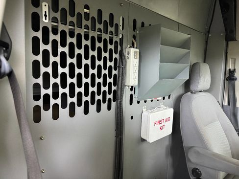 Used 2018 Ford Transit 250 130 Medium Roof image 37