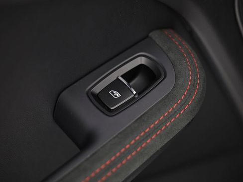 New 2026 Porsche Macan GTS image 26