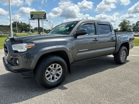 Used 2019 Toyota Tacoma SR5 image 8