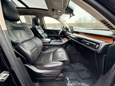 Used 2020 Lincoln Aviator Reserve w/ Equipment Group 202A image 27
