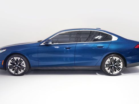 Used 2025 BMW 530i image 5