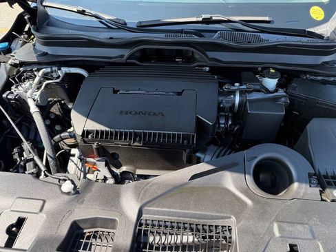 Used 2023 Honda Pilot Touring image 11