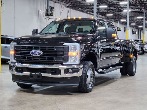 Used 2023 Ford F350 XL w/ XL Chrome Package AWD/4WD image 4