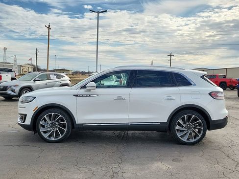 Used 2020 Lincoln Nautilus Reserve w/ Equipment Group 201A image 3