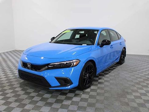 Used 2022 Honda Civic Sport image 2