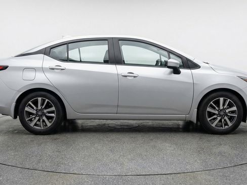 Used 2025 Nissan Versa SV image 11