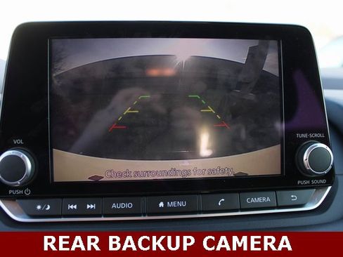 Used 2023 Nissan Rogue S image 13