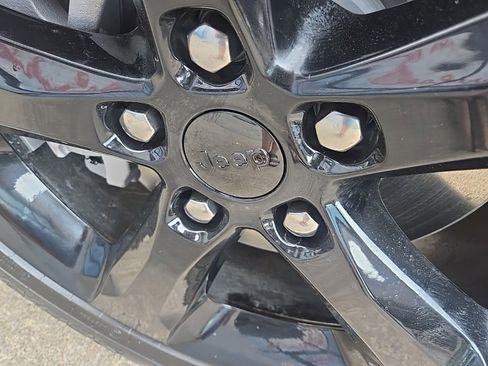 New 2025 Jeep Grand Cherokee L Limited w/ Luxury Tech Group II image 29