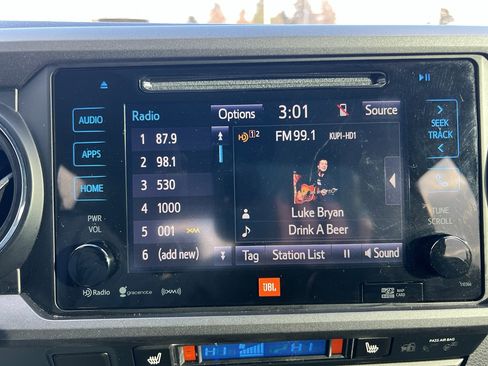 Used 2019 Toyota Tacoma TRD Off-Road image 28