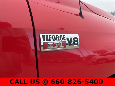 Used 2012 Toyota Tundra 4x4 CrewMax image 4