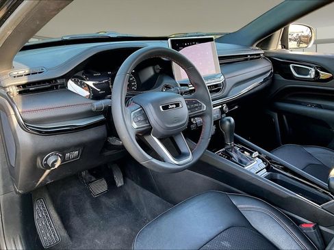 Used 2024 Jeep Compass Trailhawk AWD/4WD image 13