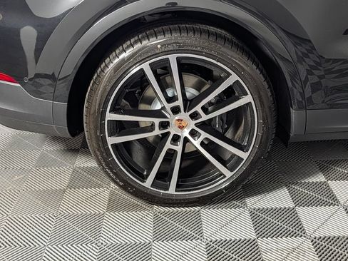 New 2026 Porsche Cayenne AWD/4WD image 13