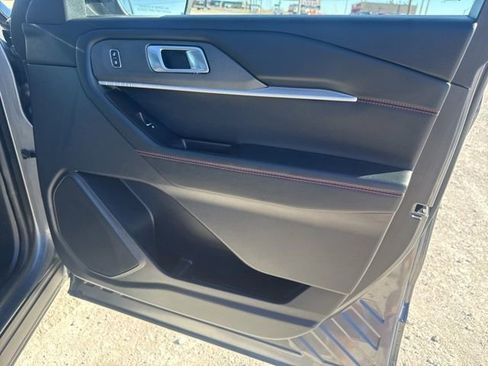 Used 2025 Ford Explorer ST-Line w/ ST-Line Street Pack image 23