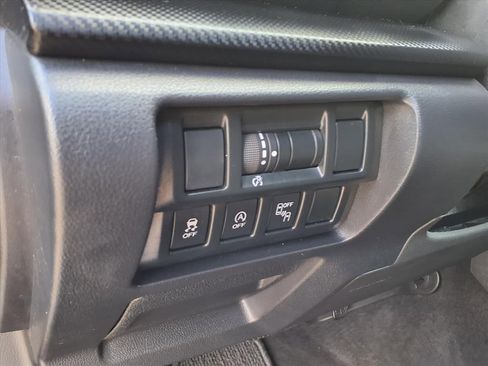 Used 2021 Subaru Crosstrek 2.0i Premium w/ Moonroof Package image 8