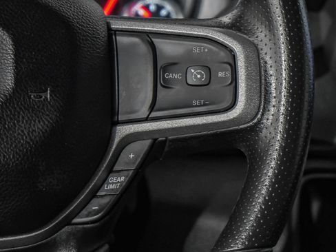 Used 2024 RAM 3500 Tradesman w/ Chrome Appearance Group AWD/4WD image 17