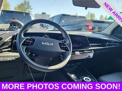 Used 2023 Kia Niro Wind w/ Wind Preserve Package FWD image 9