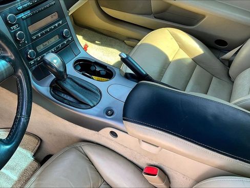 Used 2006 Chevrolet Corvette Coupe w/ Preferred Equipment Group RWD image 8