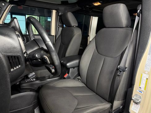 Used 2016 Jeep Wrangler Unlimited Sport w/ Connectivity Group image 14