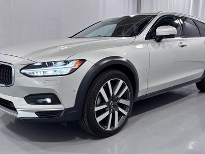 Used 2022 Volvo V90 B6 Cross Country w/ Advanced Package