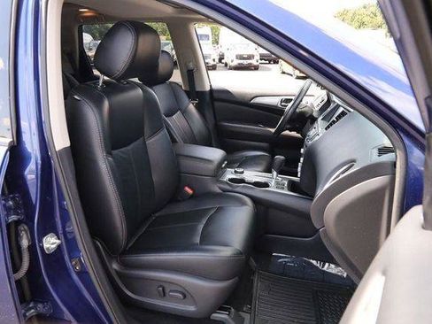 Used 2017 Nissan Pathfinder SL w/ SL Premium Package AWD/4WD image 32