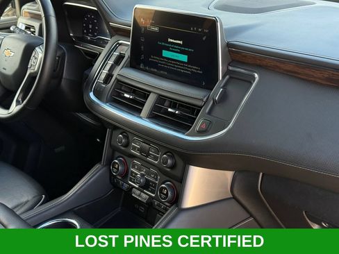 Used 2024 Chevrolet Suburban Premier RWD image 27