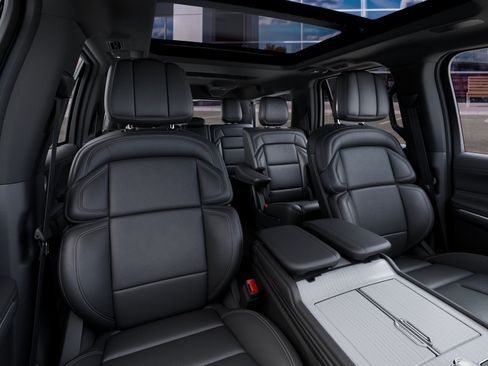 New 2027 Lincoln Navigator L Reserve w/ Jet Appearance Package AWD/4WD image 10