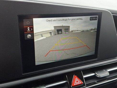 New 2026 Kia Niro LX image 16