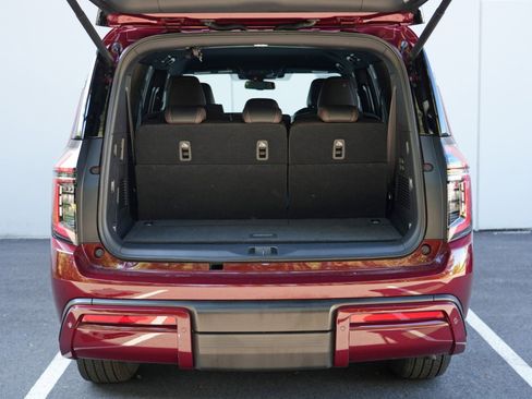 Used 2025 Nissan Armada SL AWD/4WD image 10