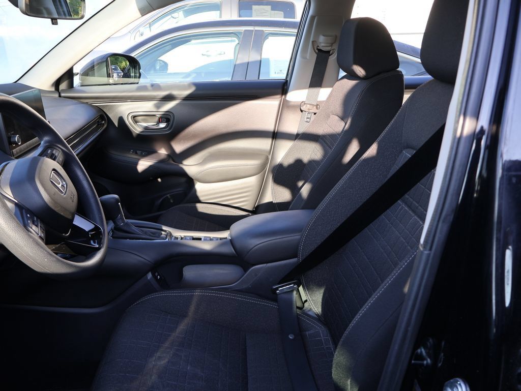 Used 2024 Honda HR-V LX image 11