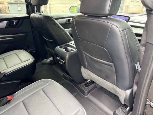 Used 2025 Buick Enclave Preferred w/ Trailering Package, 5000 lbs. AWD/4WD image 32