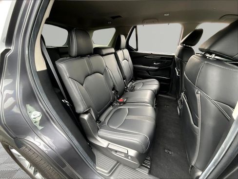 Used 2025 Honda Pilot EX-L image 24