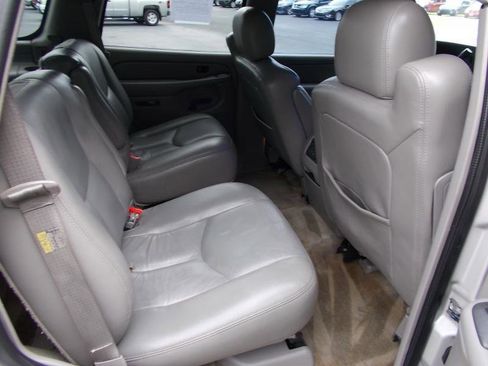 Used 2005 Chevrolet Tahoe Z71 w/ Preferred Equipment Group RWD image 23