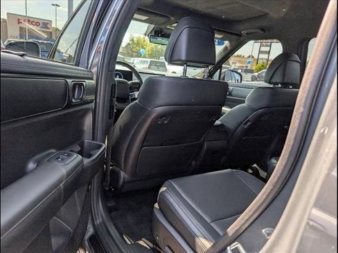 Used 2024 Hyundai Santa Fe Calligraphy image 17